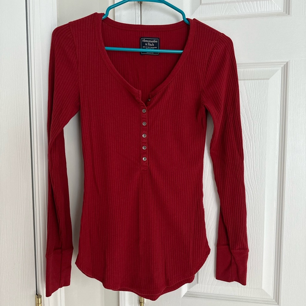 Abercrombie & Fitch Red Buttoned Long Sleeve Blouse